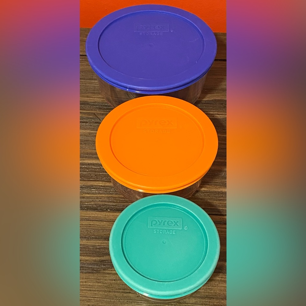 Pyrex Storage Set with Vibrant Lids